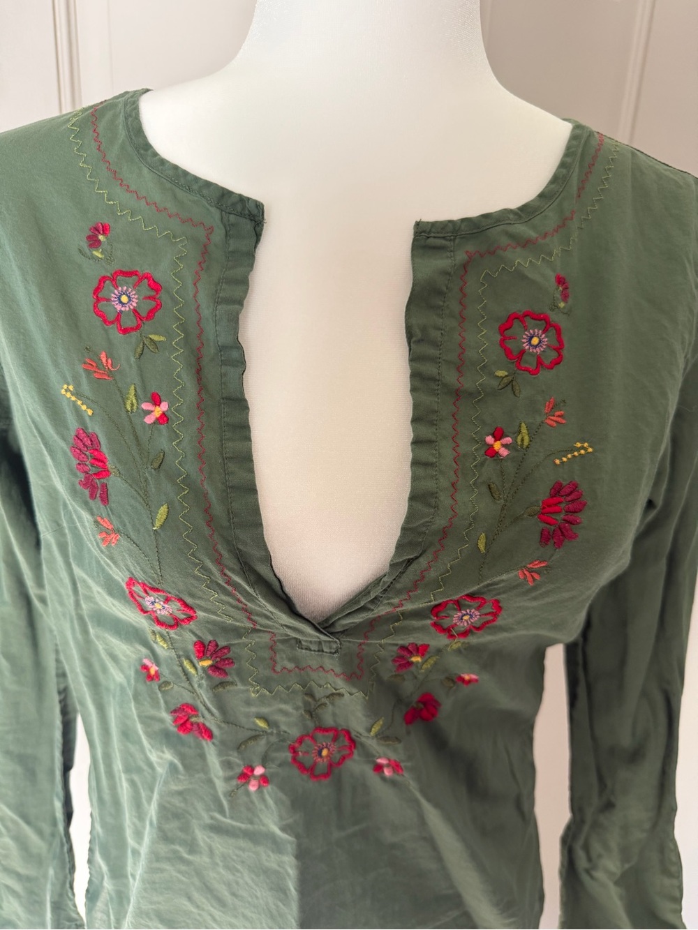 Abercrombie & Fitch Olive Green V-Neck Tunic with Red Floral Embroidery - Picture 2 of 4